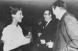 Virginia Vallejo con los embajadores Héctor Amaury (República Dominicana) y Thomas Boyatt (Estados Unidos), 1982